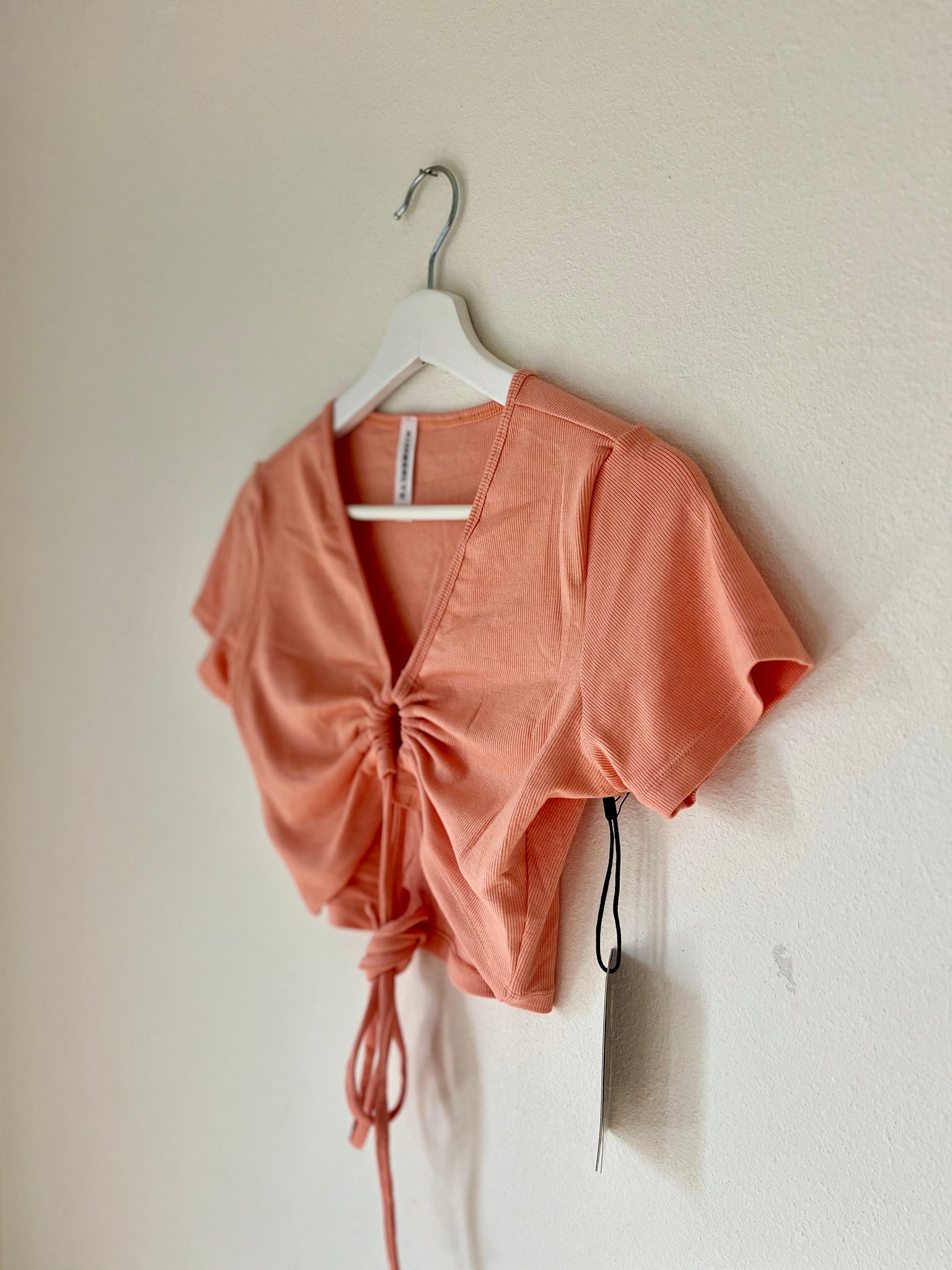 Ribbed Key Hole Lounge Top- Peach