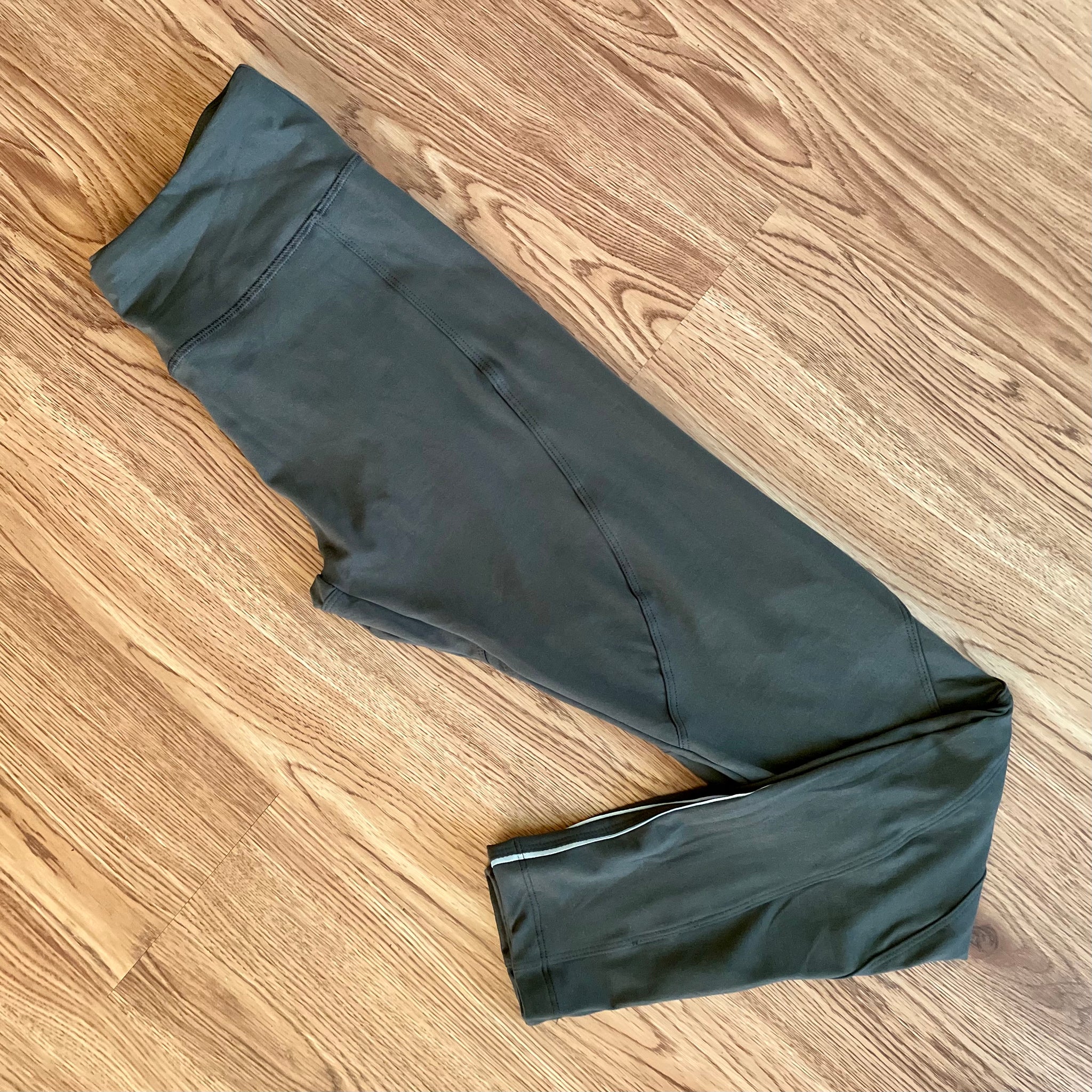 F L O W Yoga Legging- OLIVE